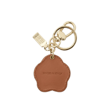 Carica l&#39;immagine nel visualizzatore di Gallery, Alviero Martini 1^Classe Geo Classic Portachiavi a Forma di Zampa - STANGA Pelletteria
