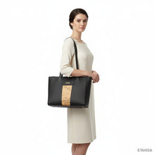 Carica l&#39;immagine nel visualizzatore di Gallery, Alviero Martini 1^Classe Windy City Shopping Grande Nero - STANGA Pelletteria
