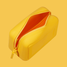 Carica l&#39;immagine nel visualizzatore di Gallery, American Tourister Necessaire Urban Groove Golden Yellow - STANGA Pelletteria
