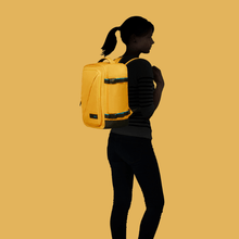 Carica l&#39;immagine nel visualizzatore di Gallery, American Tourister Zaino Take2cabin S Yellow - STANGA Pelletteria
