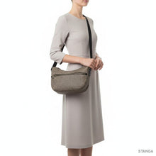 Carica l&#39;immagine nel visualizzatore di Gallery, Borbonese Luna Bag Small OP Natural/Black - STANGA Pelletteria
