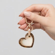 Carica l&#39;immagine nel visualizzatore di Gallery, Borbonese Portachiavi Cuore Light Gold Free / Op Naturale - STANGA Pelletteria
