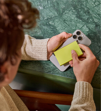 Carica l&#39;immagine nel visualizzatore di Gallery, Secrid Cardprotector for MagSafe Black
