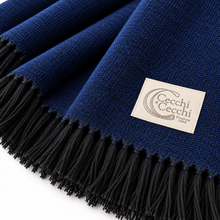 Carica l'immagine nel visualizzatore di Gallery, Cecchi e Cecchi Sciarpa in Puro Cashmere Abella Elegante Con Frange Ink/Nero - STANGA Pelletteria
