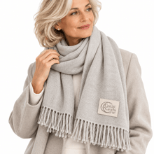 Carica l'immagine nel visualizzatore di Gallery, Cecchi e Cecchi Sciarpa in Puro Cashmere Abella Elegante Con Frange Perla - STANGA Pelletteria
