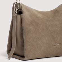 Carica l'immagine nel visualizzatore di Gallery, Coccinelle Boheme Suede Bimaterial Small Warm Taupe/Warm Taupe - STANGA Pelletteria
