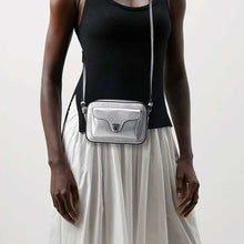 Carica l&#39;immagine nel visualizzatore di Gallery, Coccinelle Borsa A Tracolla Beat Soft Mini Silver - STANGA Pelletteria
