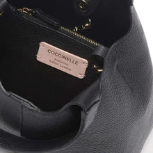 Carica l'immagine nel visualizzatore di Gallery, Coccinelle C - Easy Small Noir - STANGA Pelletteria
