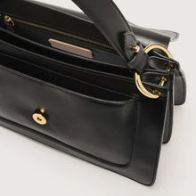 Carica l&#39;immagine nel visualizzatore di Gallery, Coccinelle C - Me Calf Cocker Medium Noir - STANGA Pelletteria
