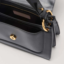 Carica l&#39;immagine nel visualizzatore di Gallery, Coccinelle C - Me Calf Cocker Small Noir - STANGA Pelletteria
