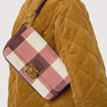 Carica l'immagine nel visualizzatore di Gallery, Coccinelle C-Me Lock Vichy Suede Patch Multi Winter Rose/Berry - STANGA Pelletteria
