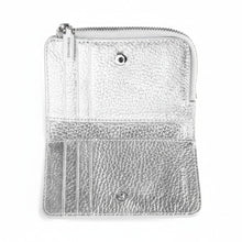 Carica l'immagine nel visualizzatore di Gallery, Coccinelle Metallic Soft Silver - STANGA Pelletteria
