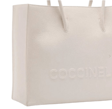 Carica l&#39;immagine nel visualizzatore di Gallery, Coccinelle Myrtha Maxi Logo Medium Blanco - STANGA Pelletteria
