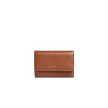 Carica l'immagine nel visualizzatore di Gallery, Coccinelle Portafoglio Metallic Soft Con Patta Cognac - STANGA Pelletteria
