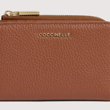Carica l'immagine nel visualizzatore di Gallery, Coccinelle Portafoglio Metallic Soft Small Cognac - STANGA Pelletteria
