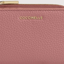 Carica l'immagine nel visualizzatore di Gallery, Coccinelle Portafoglio Metallic Soft Small Winter Rose - STANGA Pelletteria
