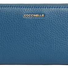 Carica l'immagine nel visualizzatore di Gallery, Coccinelle Portafoglio Zip Around Large Metallic Soft Deep Blue - STANGA Pelletteria

