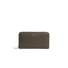 Carica l'immagine nel visualizzatore di Gallery, Coccinelle Portafoglio Zip Around Large Metallic Soft Fango - STANGA Pelletteria
