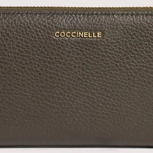 Carica l'immagine nel visualizzatore di Gallery, Coccinelle Portafoglio Zip Around Metallic Soft Fango - STANGA Pelletteria
