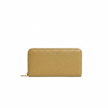 Carica l'immagine nel visualizzatore di Gallery, Coccinelle Portafoglio Zip Around Metallic Soft Seagrass - STANGA Pelletteria
