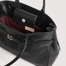 Carica l'immagine nel visualizzatore di Gallery, Coccinelle Sabine Soft Small Noir - STANGA Pelletteria
