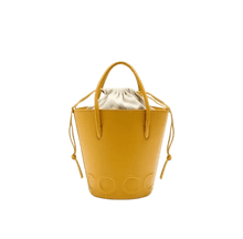 Carica l&#39;immagine nel visualizzatore di Gallery, Coccinelle Secchiello Myrtha Maxi Logo Medium Soleado - STANGA Pelletteria
