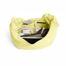 Carica l'immagine nel visualizzatore di Gallery, Got Bag Moon Bag Ruffle Sea Lemon - STANGA Pelletteria

