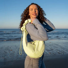 Carica l'immagine nel visualizzatore di Gallery, Got Bag Moon Bag Ruffle Sea Lemon - STANGA Pelletteria
