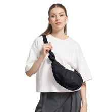 Carica l'immagine nel visualizzatore di Gallery, Got Bag Pleat Moon Bag Small Black - STANGA Pelletteria
