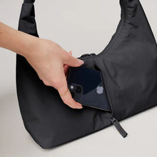Carica l'immagine nel visualizzatore di Gallery, Got Bag T - Shape Bag Mini Black - STANGA Pelletteria
