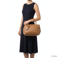 Carica l'immagine nel visualizzatore di Gallery, Liu Jo Borsa Grande Con Charm Marrone - STANGA Pelletteria
