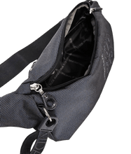 Carica l&#39;immagine nel visualizzatore di Gallery, Mandarina Duck MD20 Marsupio Bum Bag Steel - STANGA Pelletteria
