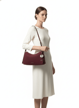 Carica l&#39;immagine nel visualizzatore di Gallery, Micheal Kors Nolita Media In Nabuk Rosso Scuro - STANGA Pelletteria
