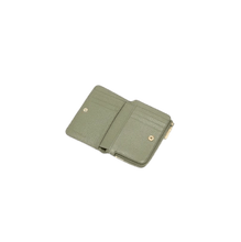 Carica l&#39;immagine nel visualizzatore di Gallery, Portafoglio Coccinelle Metallic Soft Greenery - STANGA Pelletteria
