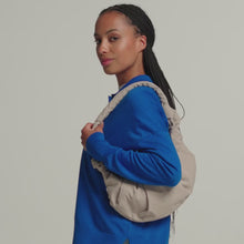 Carica e avvia il video nel visualizzatore di galleria, Got Bag Pleat Moon Bag Small Scallop
