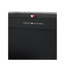 Carica l'immagine nel visualizzatore di Gallery, Tommy Hilfiger Pochette Con Logo In Metallo Black - STANGA Pelletteria
