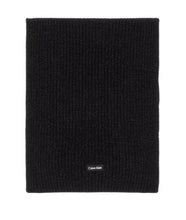 Carica l&#39;immagine nel visualizzatore di Gallery, Calvin Klein Sciarpa In Misto Lana Ck Black - STANGA Pelletteria
